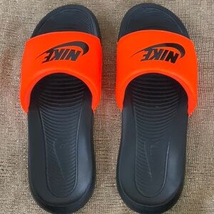 Nike Men's Victori One Slide Sandal, Black/Black-Hyper Crimson, Size 15